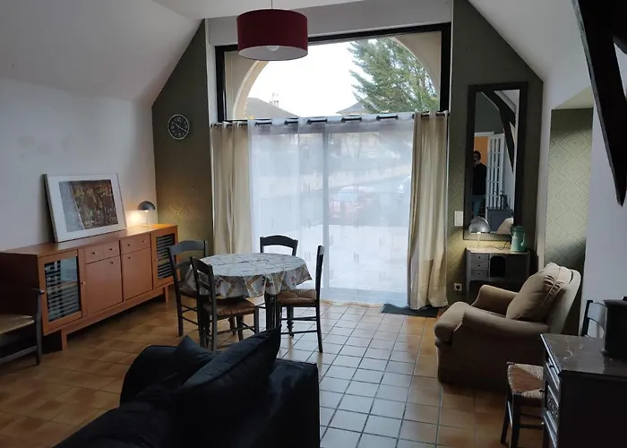 Maison 2 Chambres Avec Parking Et Jardin 4 Pers Figeac Semesterbostad