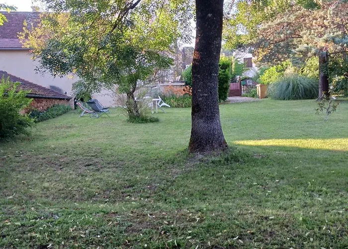 Maison 2 Chambres Avec Parking Et Jardin 4 Pers Figeac * Figeac