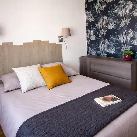 Maison 2 Chambres Avec Parking Et Jardin 4 Pers Figeac Nyaraló