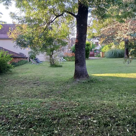 Maison 2 Chambres Avec Parking Et Jardin 4 Pers Figeac * Figeac