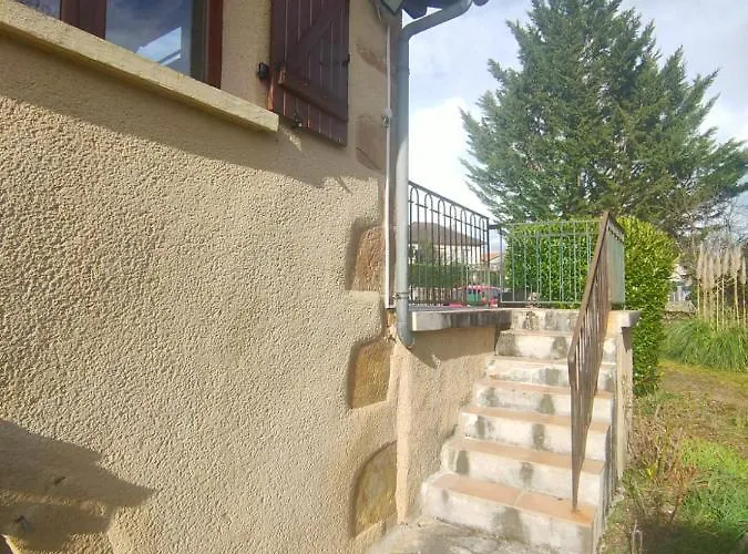 Maison 2 Chambres Avec Parking Et Jardin 4 Pers Figeac Nyaraló